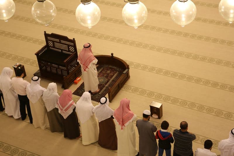 inside of a mosque praying in a mosque, inside of a mosque, mosque inside pictures, grand mosque Bahrain